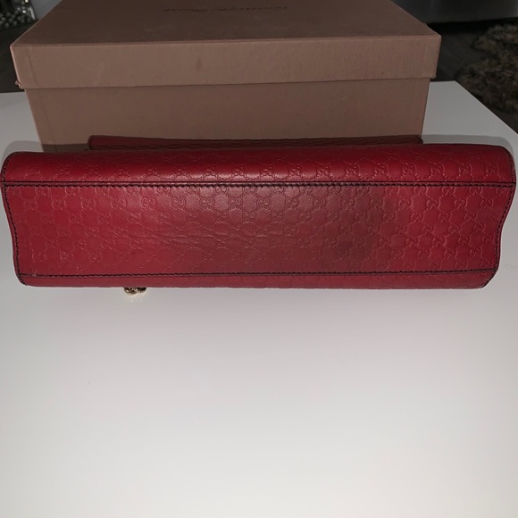 SOLD GUCCI
Microguccissima Medium Emily Chain Shoulder - Picture 8 of 16